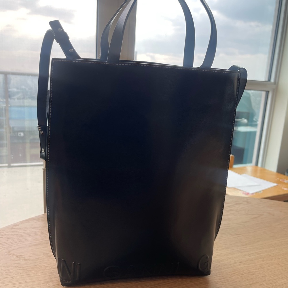 Ganni Black Leather Tote Bag - Picture 2 of 6